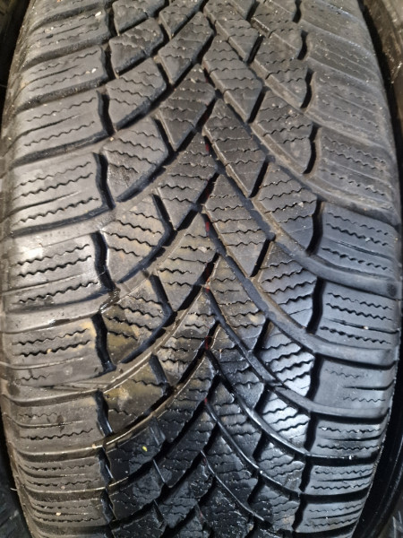 Bridgestone 205/60R16 LM005 5-5.5mm használt gumi HG16608