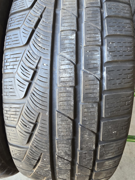 Pirelli 235/50R19 SOTTOZERO2 5-6mm használt gumi HG17564
