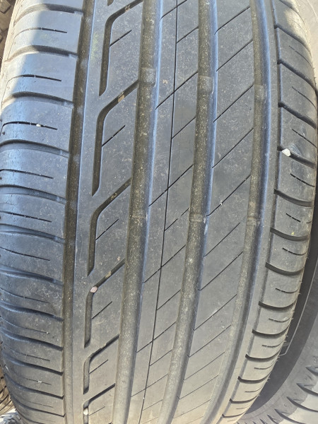 Bridgestone 215/55R17 T001 5-6mm használt gumi HG17787