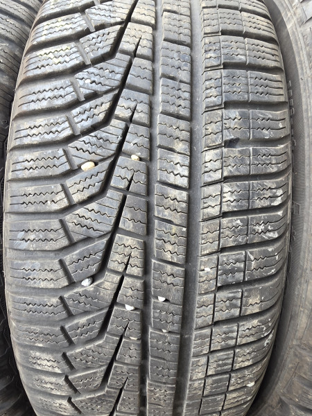 Hankook 205/60R16 W320 5.5-6mm használt gumi HG17377