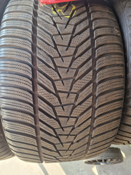 Hankook 295/30R20 W320 6.5mm használt gumi HG16390