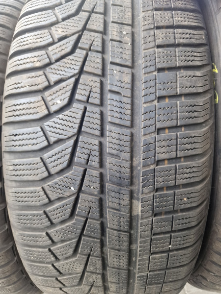 Hankook 235/50R19 W320 5-6mm használt gumi HG16130