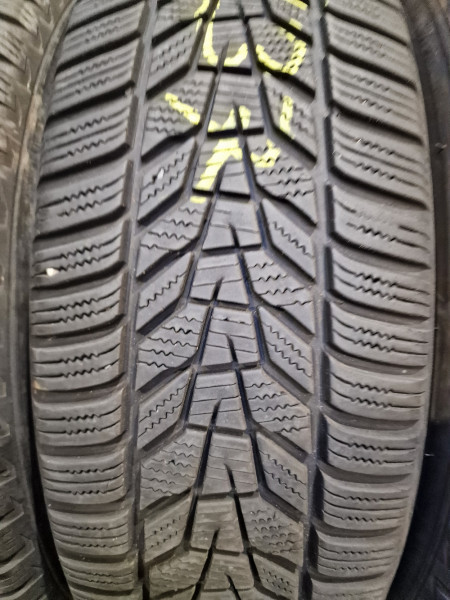 Hankook 215/65R17 W320A 6-6.5mm használt gumi HG14137
