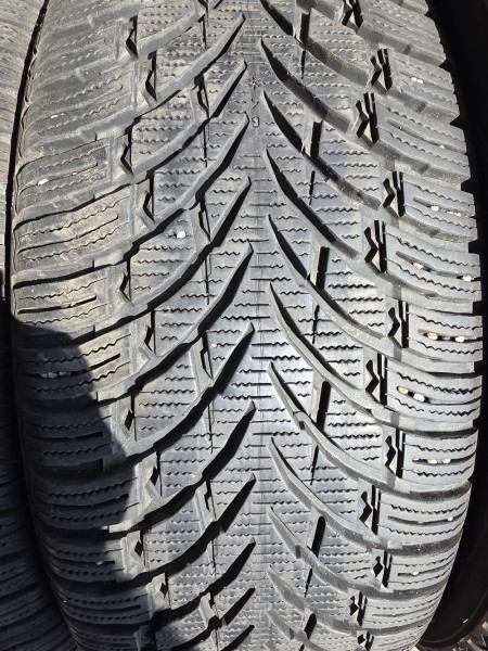 Nokian 235/50R19 WR SUV4 7mm használt gumi HG17330