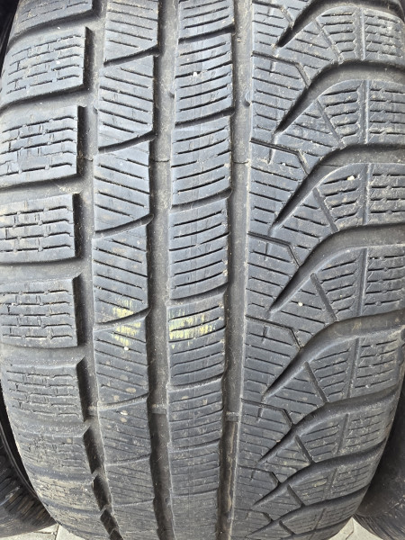 Pirelli 245/45R18 PZERO WINTER 5mm használt gumi HG17404