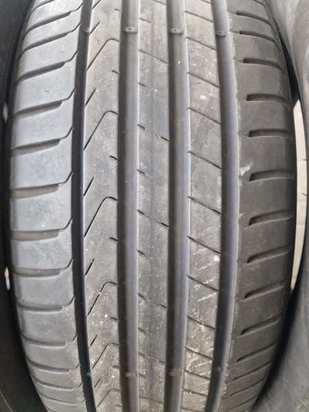 Pirelli 215/55R17 P7 CINTURATO SEAL 5-6mm használt gumi HG16742