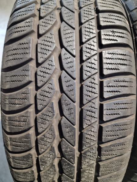 Continental 215/60R17 WINTER CONTACT 4X4 6mm használt gumi HG16583