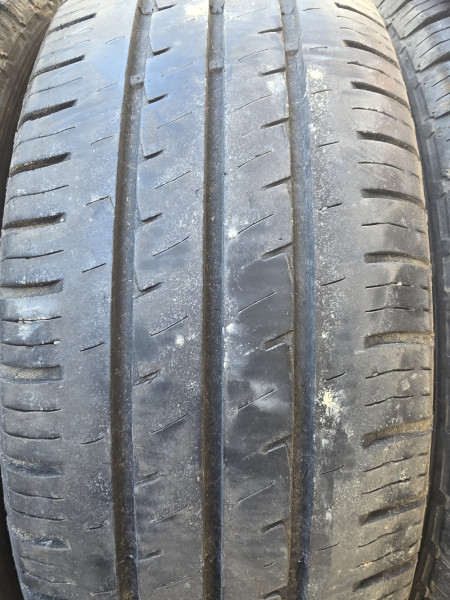 Hankook 215/65R16C RA18 4.5-5mm használt gumi HG18544