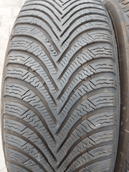 Michelin 215/65R17 ALPIN5 SEAL 5.5-6mm használt gumi HG8438