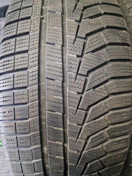 Hankook 235/55R17 W320 5mm használt gumi HG11628