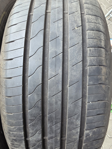Goodyear 215/55R17 EFFICIENTGRIP PERFORMANCE 5-5.5mm használt gumi HG17806