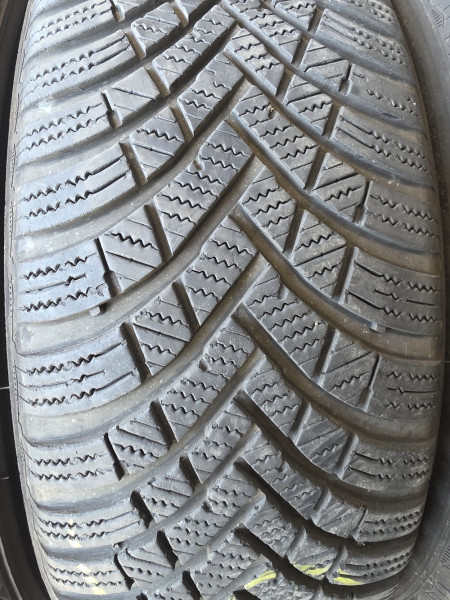 Hankook 205/60R16 W462 5-5.5mm használt gumi HG18129