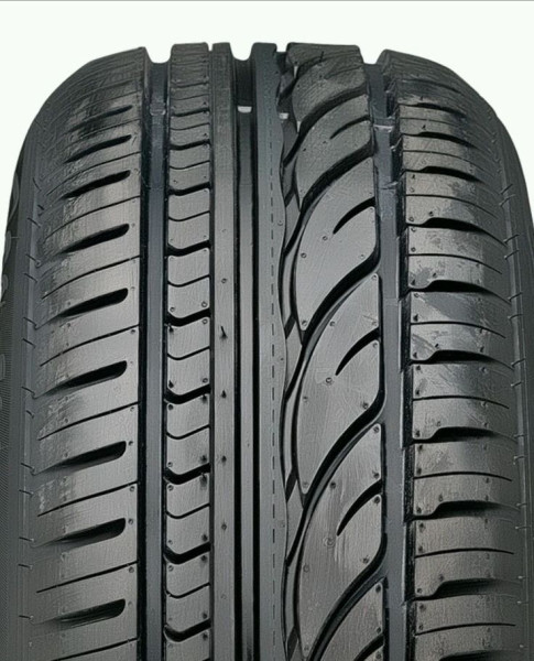 Radar 215/50R18 92W RPX-800