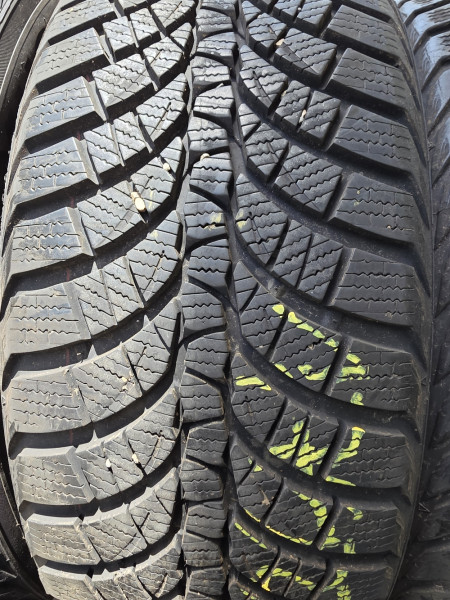Kumho 225/55R17 WP71 8mm használt gumi HG17923