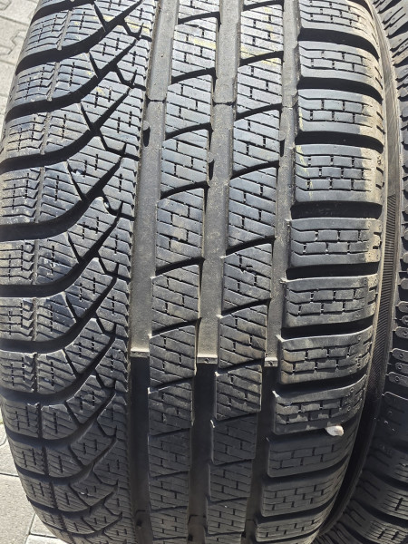 Pirelli 235/50R19 PZERO WINTER 7mm használt gumi HG17600