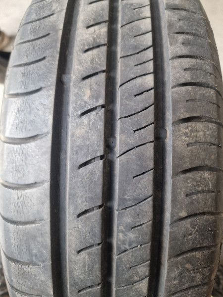 Kumho 185/65R15 ES01 5-6mm használt gumi HG16036