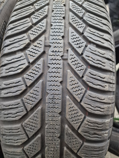Semperit 215/65R17 MASTERGRIP2 5mm használt gumi HG16531