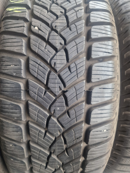 Pirelli 235/55R17 SOTTOZERO3 5mm használt gumi HG16039