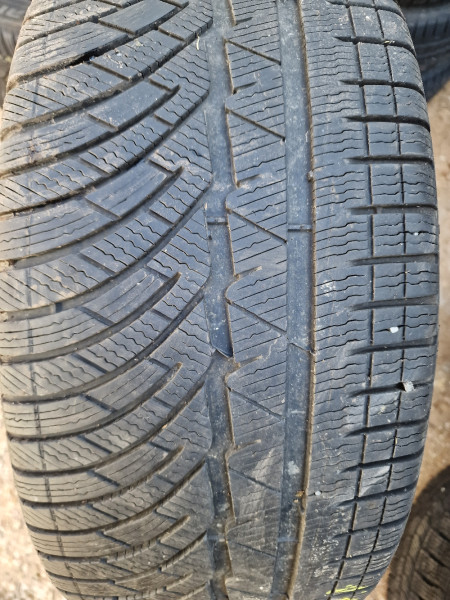 Michelin 255/45R18 PILOT ALPIN4 5-5.5mm használt gumi HG11064