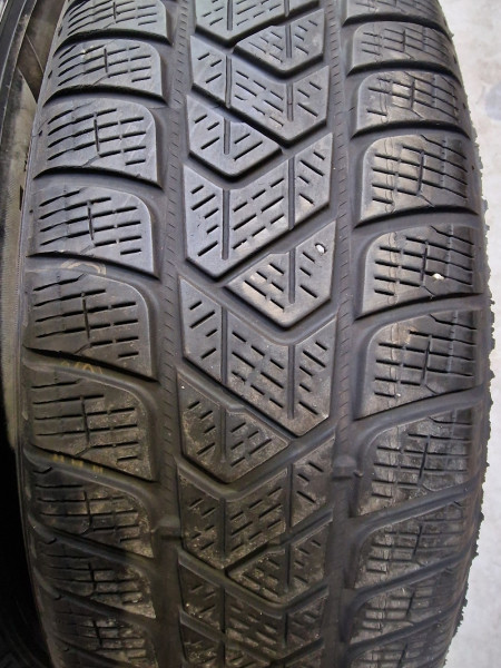 Pirelli 215/65R17 SCORPION WINTER 5mm használt gumi HG12579