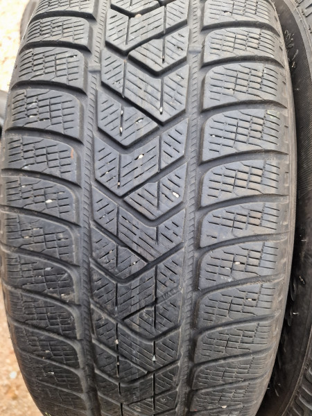 Pirelli 235/50R19 SCORPION WINTER 5-5.5mm használt gumi HG11525