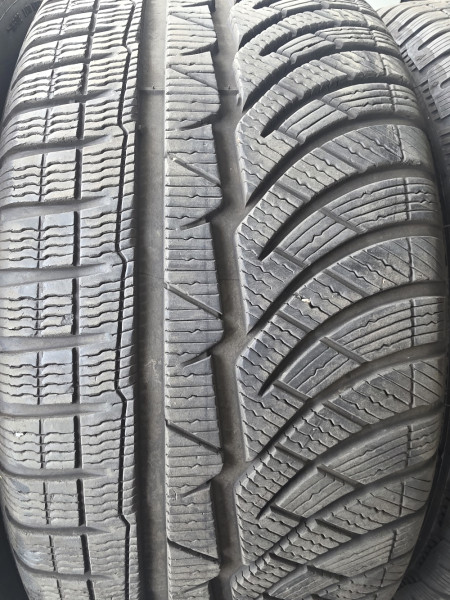 Michelin 245/45R18 PILOTALPIN4 ZP 5.5-6.5mm használt gumi HG18444
