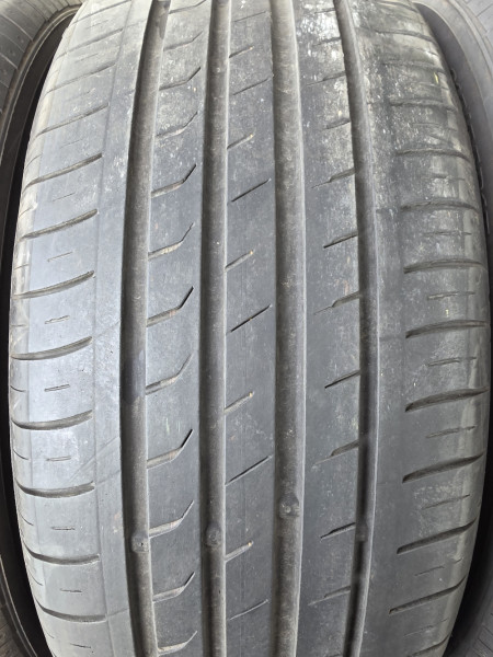 Nexen 215/55R17 NFERA 5mm használt gumi HG17506