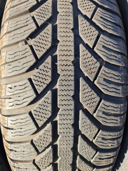 Semperit 215/65R17 MASTERGRIP2 5-6mm használt gumi HG16476