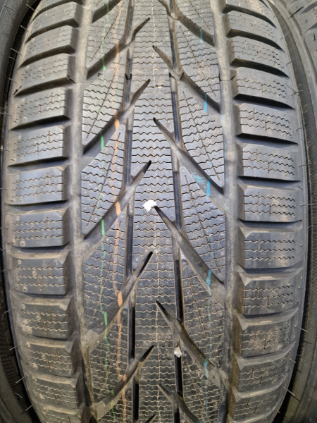 Toyo 215/50R18 S953 8mm használt gumi HG14791