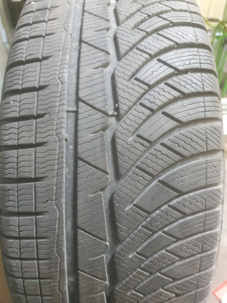 Michelin 235/55R17 PILOT ALPIN4 5-5.5mm használt gumi HG6372