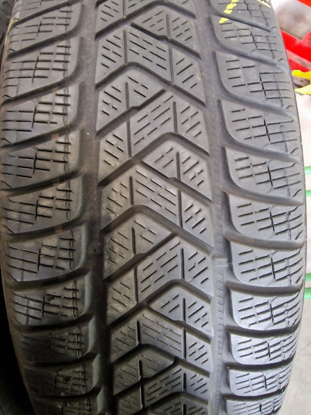 Pirelli 215/65R17 SCORPION WINTER SEAL 5mm használt gumi HG13419