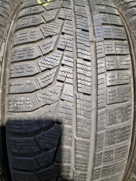 Hankook 205/60R16 W320 5-5.5mm használt gumi HG16988