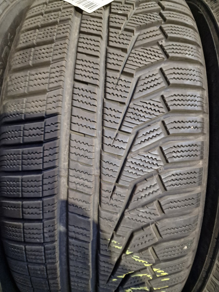Hankook 235/55R17 W320 6-7mm használt gumi HG14143