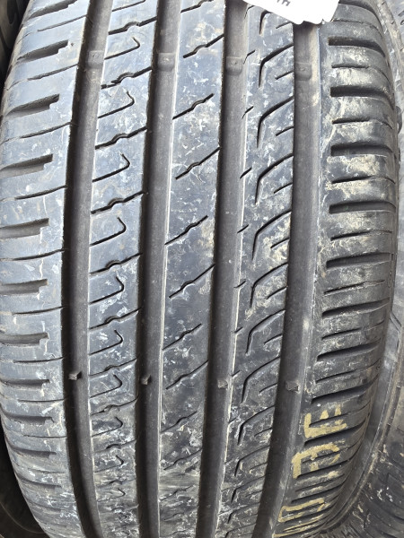 Barum 215/55R17 BRAVURIS5 6-7mm használt gumi HG18163