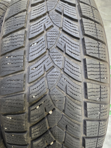 Goodyear 215/65R17 UGP+ 5-5.5mm használt gumi HG18281