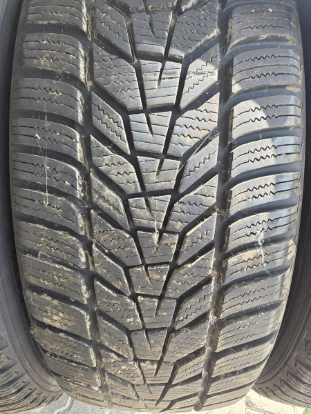 Hankook 215/55R18 W330 6.5-7mm használt gumi HG18054