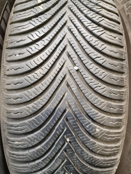 Michelin 215/65R17 ALPIN5 5-5.5mm használt gumi HG15943