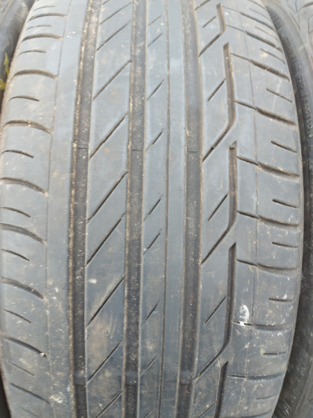 Bridgestone 225/45R19 T001 5-6mm használt gumi HG8802