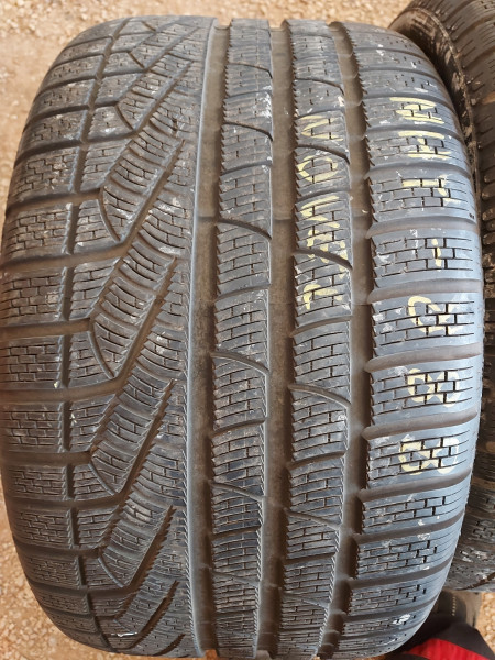 Pirelli 295/30R20 SOTTOZERO2 6mm használt gumi HG10049