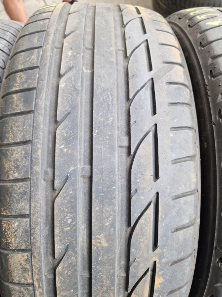 Bridgestone 225/45R19 S001 RSC 4.5mm használt gumi HG15393