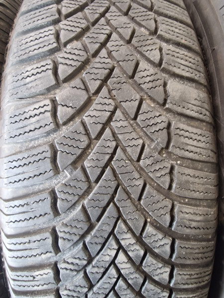 Bridgestone 215/65R17 LM005 5-6mm használt gumi HG14555