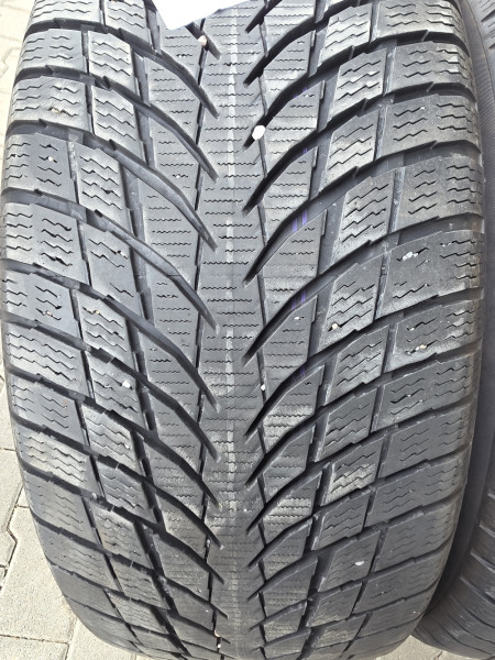 Nokian 235/55R17 SNOWPROOF 5-6mm használt gumi HG17383