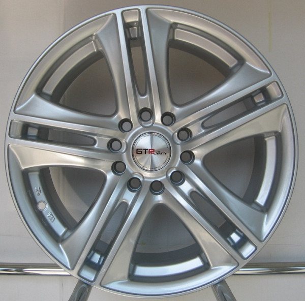 Gt-r 5x114.3 6.5x15 ET38 73.1 duplak.:5x108 ZEUS silver