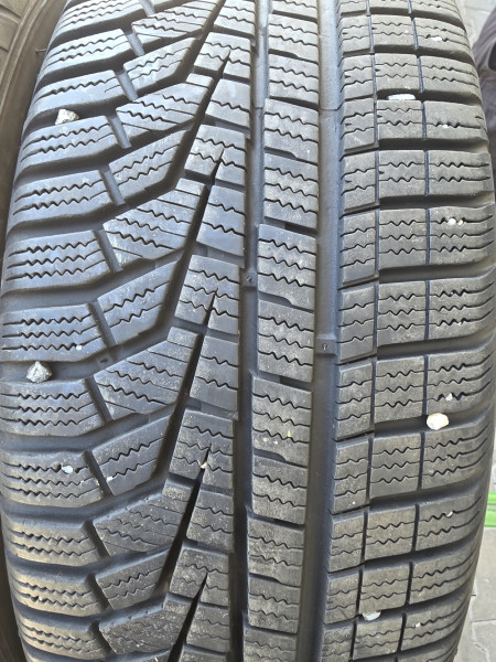Hankook 205/60R16 W320 6-6.5mm használt gumi HG17603